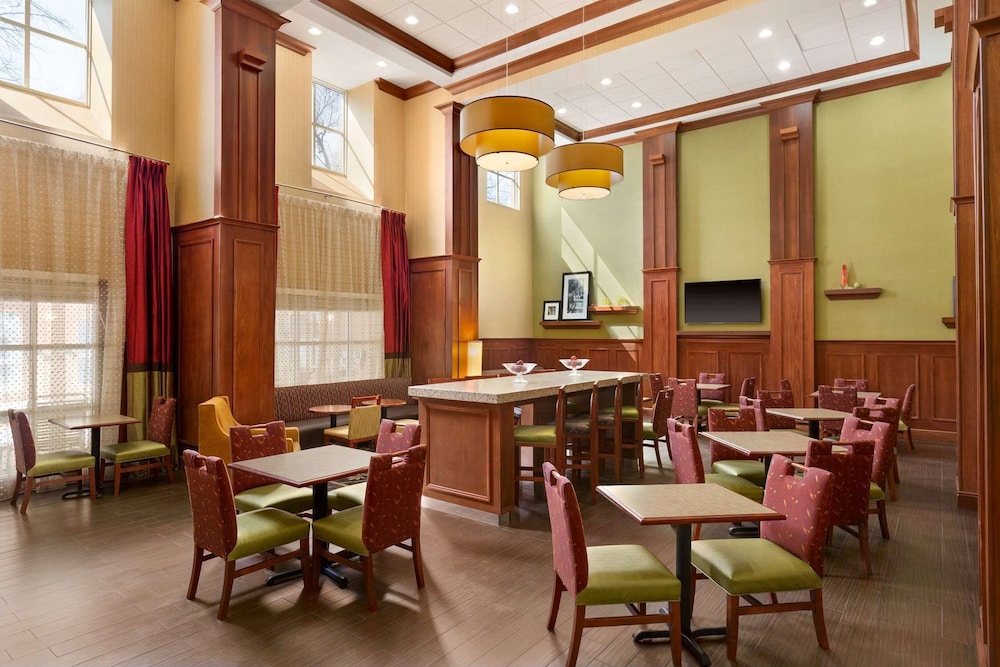 Hampton Inn & Suites Williamsburg Historic District - photo 42