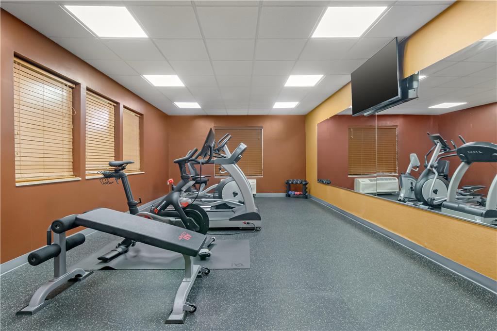 Best Western Plus Hiawatha Hotel - photo 37