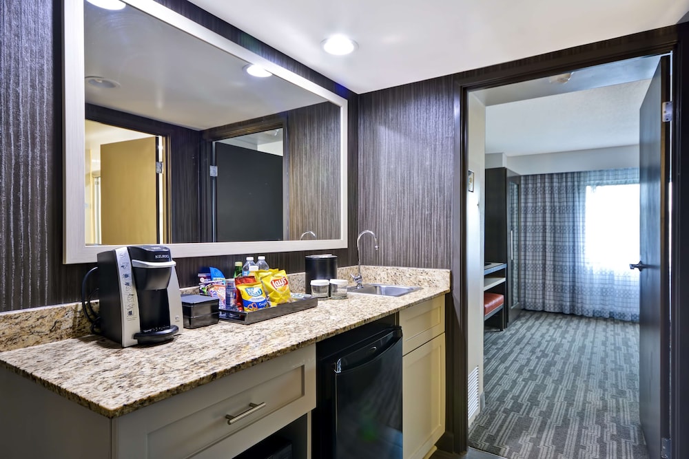 Embassy Suites Hotel Charlotte - photo 19