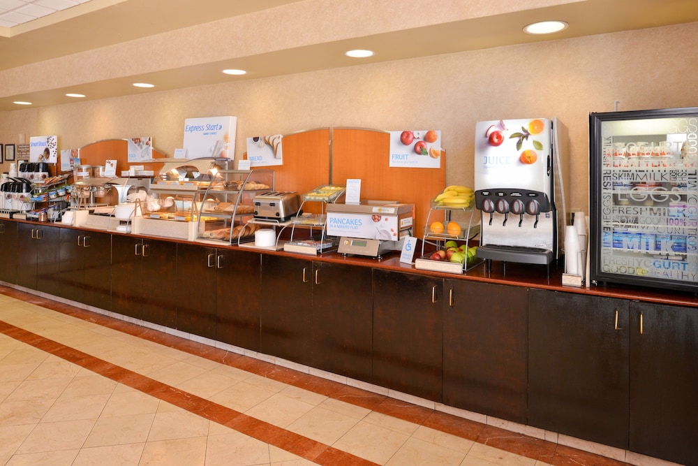 Holiday Inn Express & Suites Austin North Central by IHG - photo 28