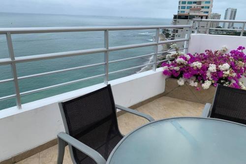 Hermoso Departamento Amueblado frente al mar — 4-Star Luxury Hotel in Salinas, Ecuador