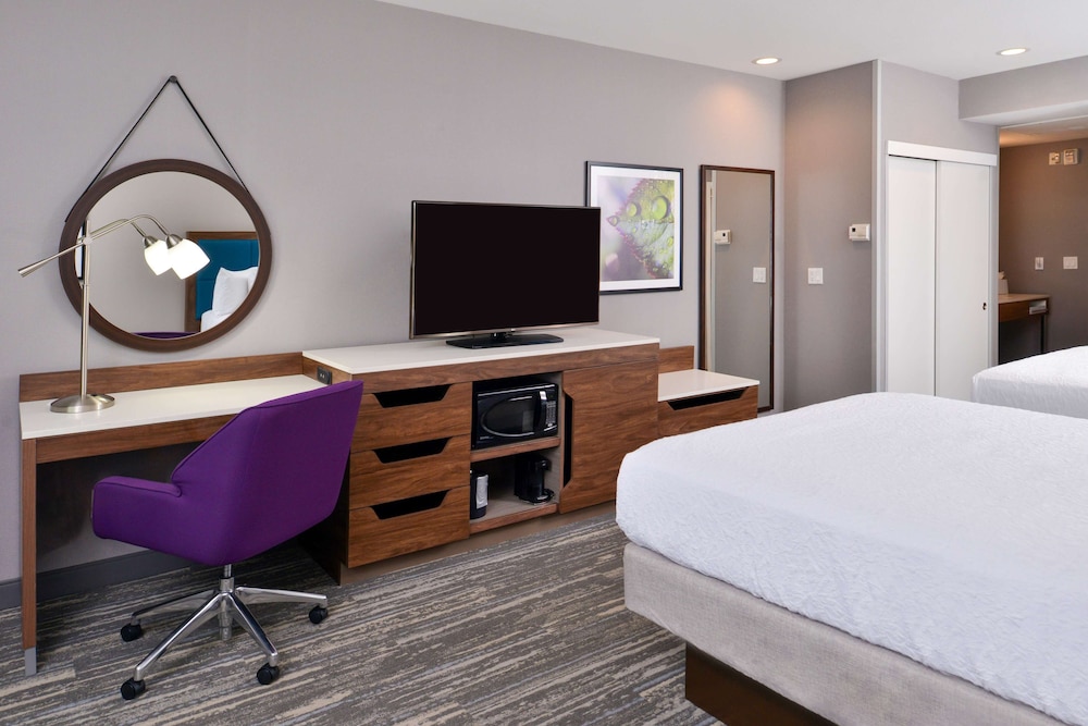 Hampton Inn & Suites Boise Spectrum - photo 11