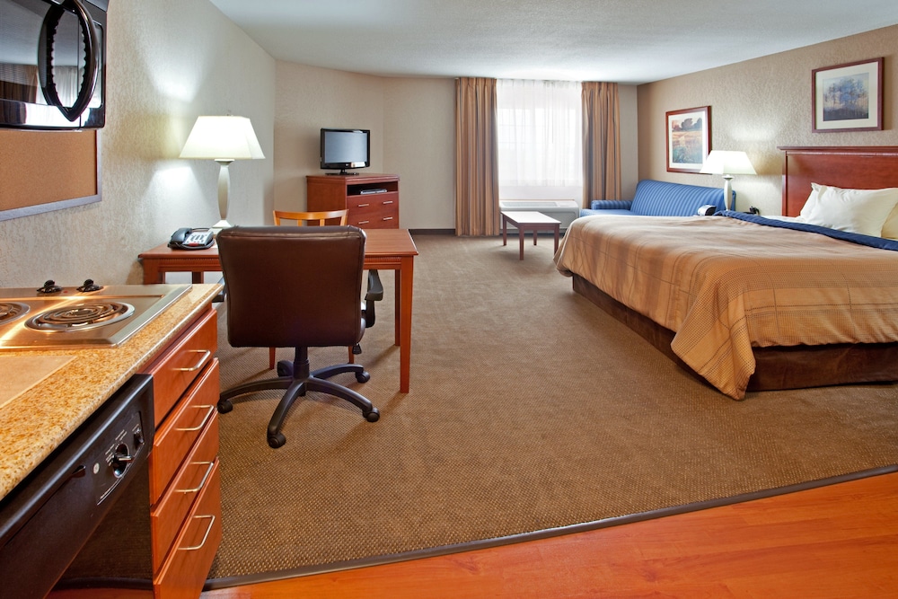 Candlewood Suites Elgin an IHG Hotel - photo 3