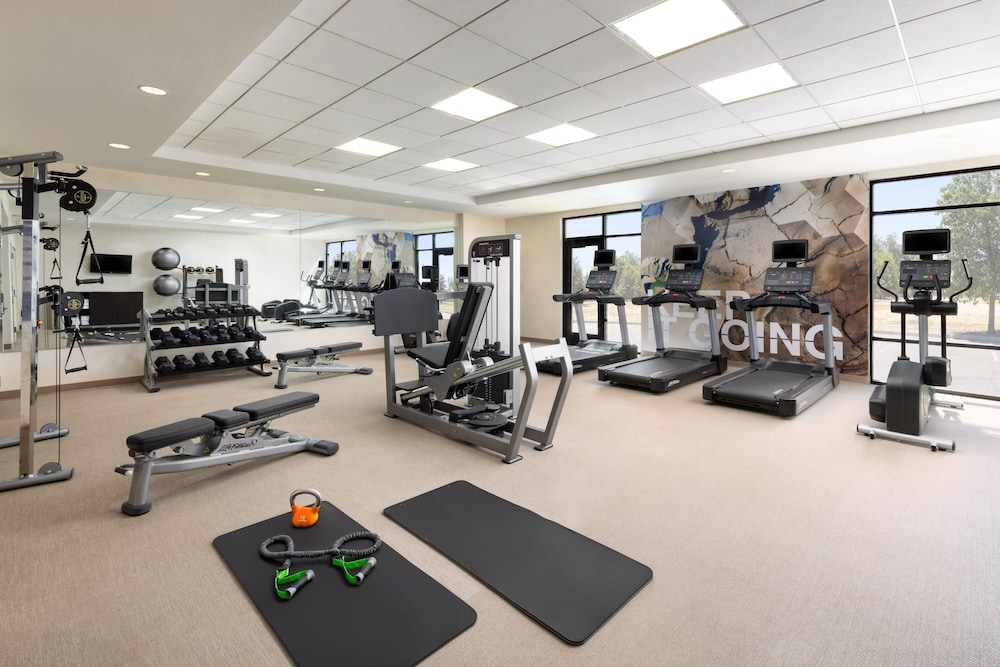 SpringHill Suites by Marriott Fresno - photo 33
