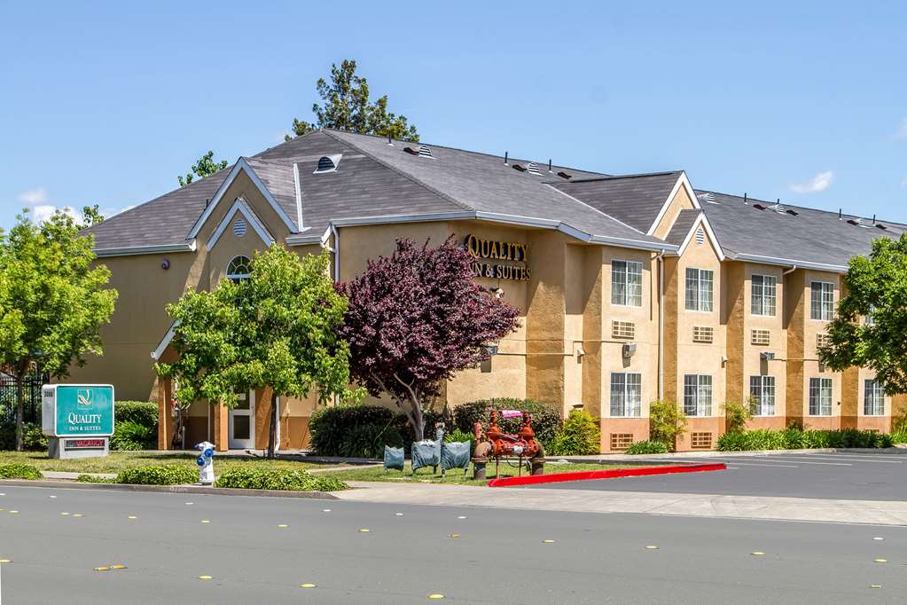 Quality Inn & Suites Santa Rosa South - photo 3