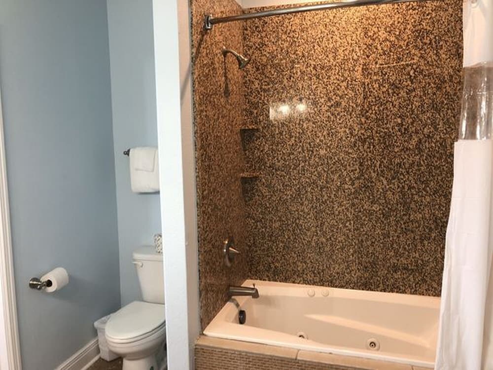 Beachgate CondoSuites & Motel - photo 109