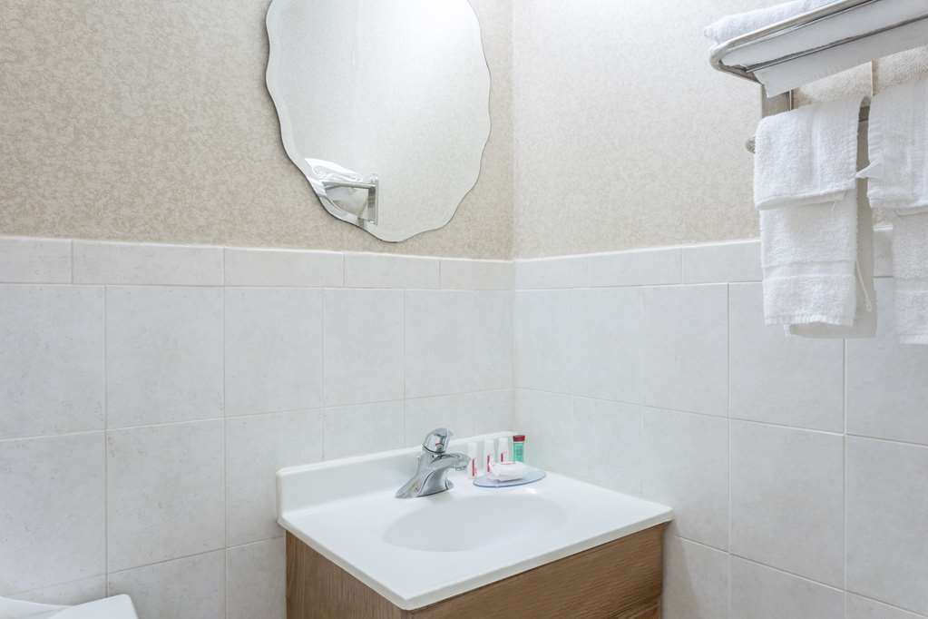 Ramada Limited Norfolk - photo 11