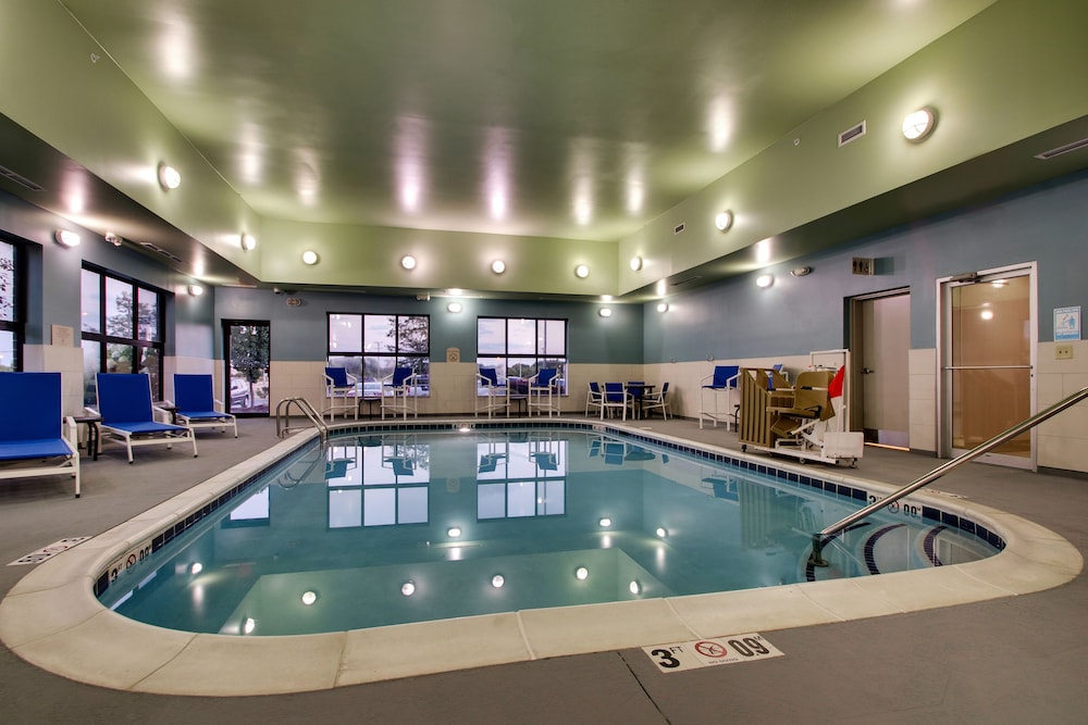 Holiday Inn Express & Suites Morris by IHG - photo 43