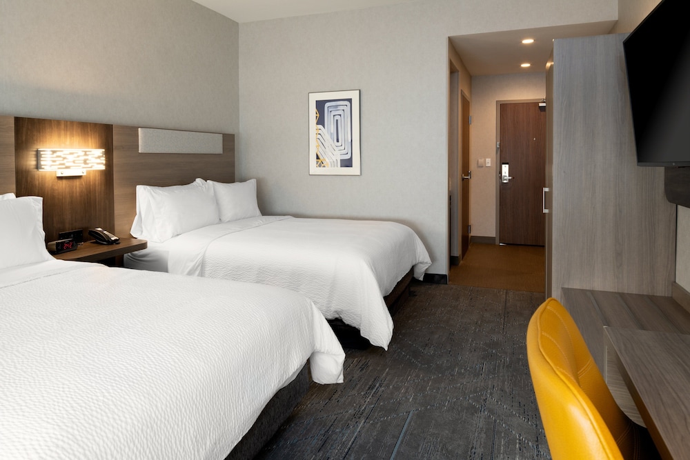 Holiday Inn Express and Suites Hollister by IHG - photo 12