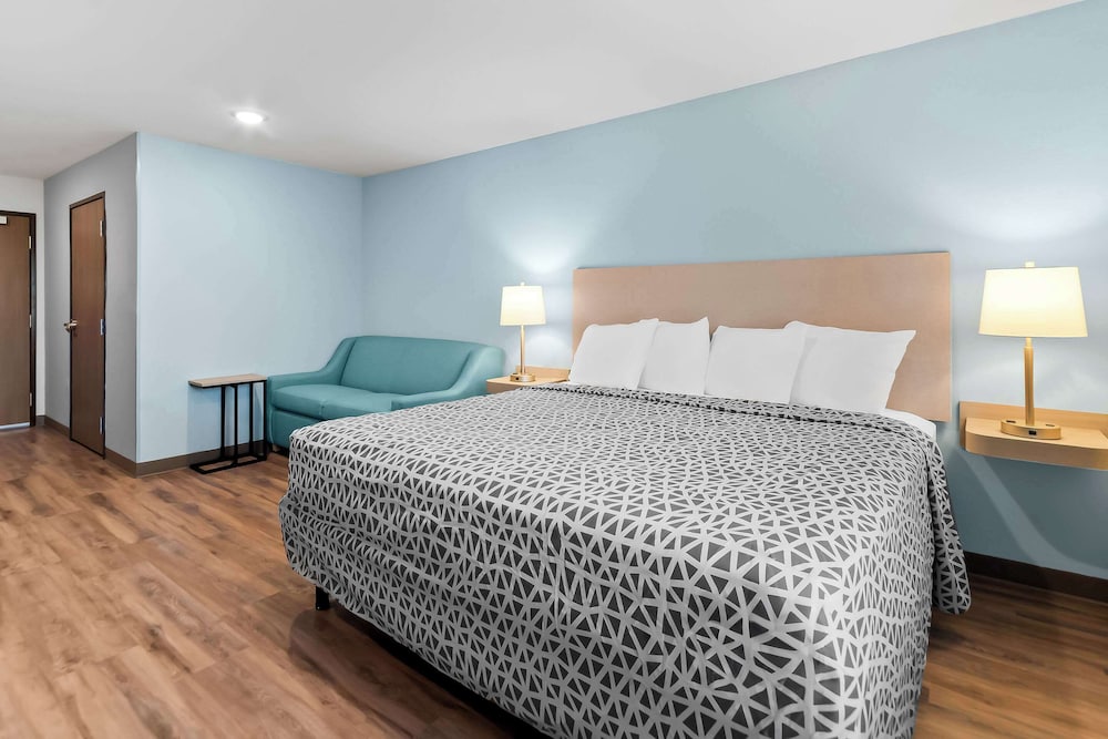 Woodspring Suites Pensacola West - photo 24