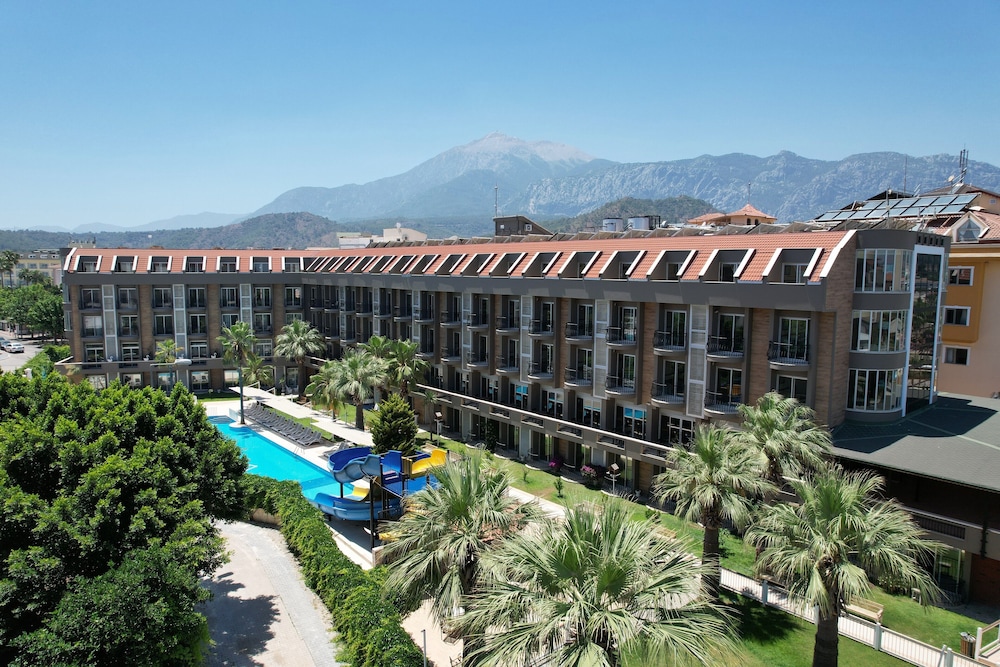 Camyuva Beach - carbon neutral hotel in Kemer