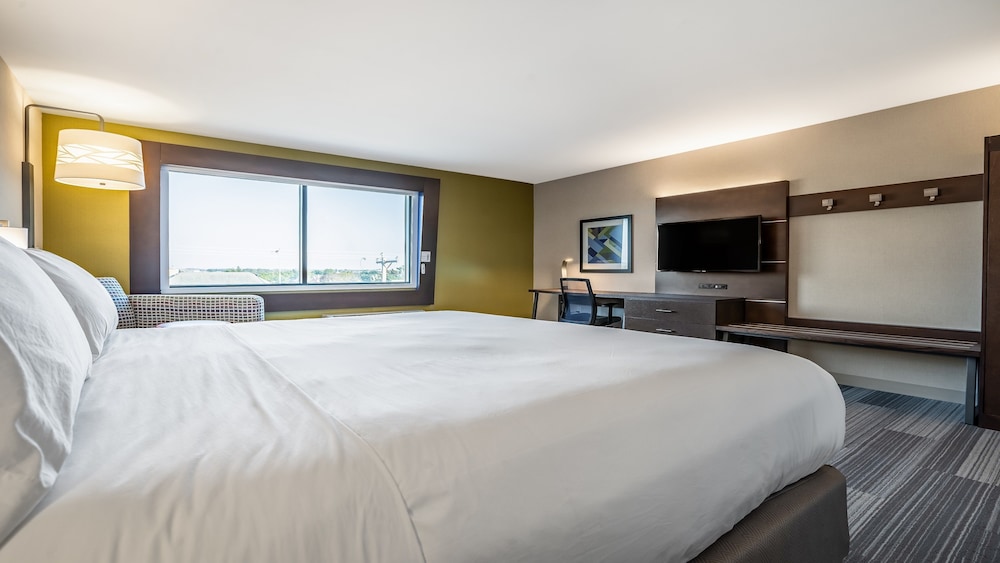 Holiday Inn Express and Suites Platteville by IHG - photo 10