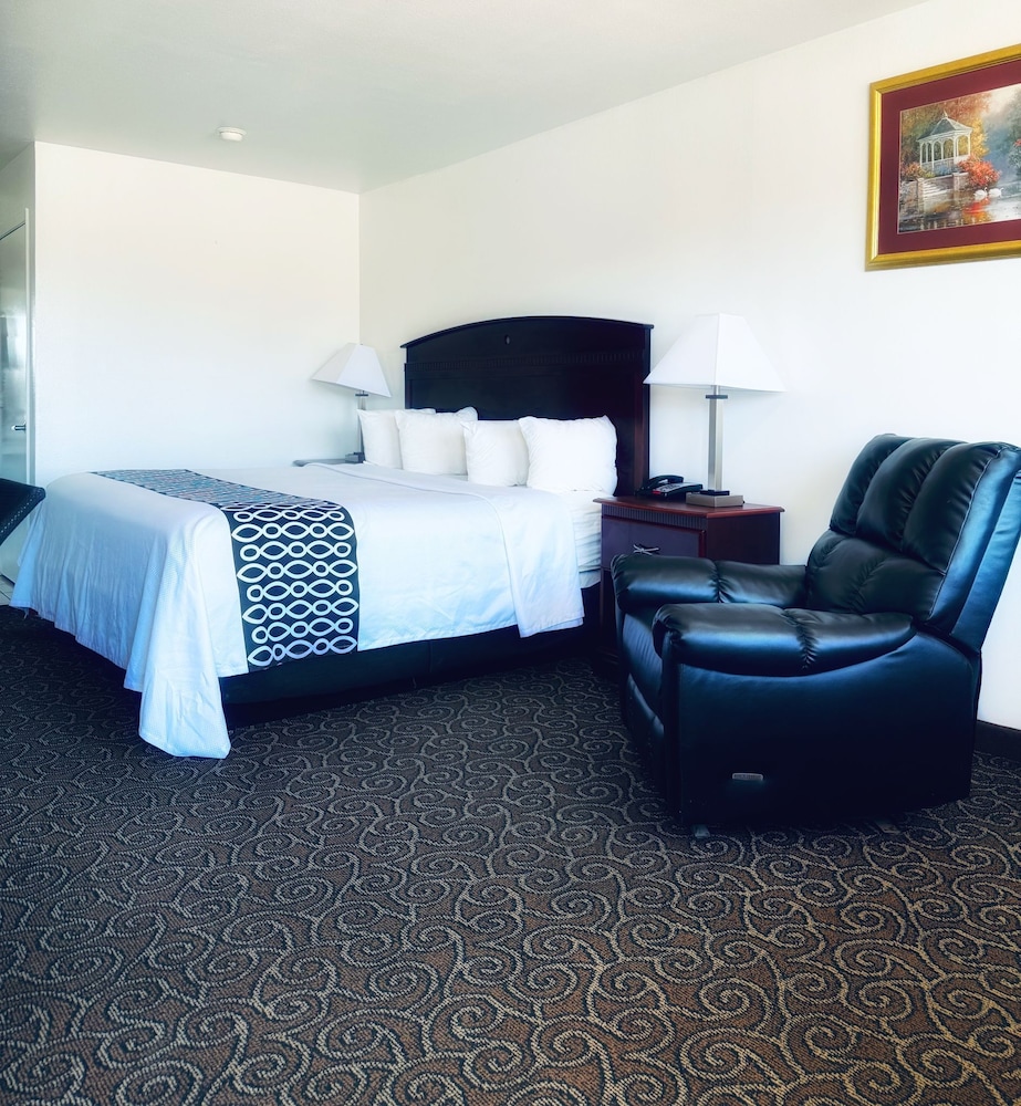 Shiloh Inn - photo 6