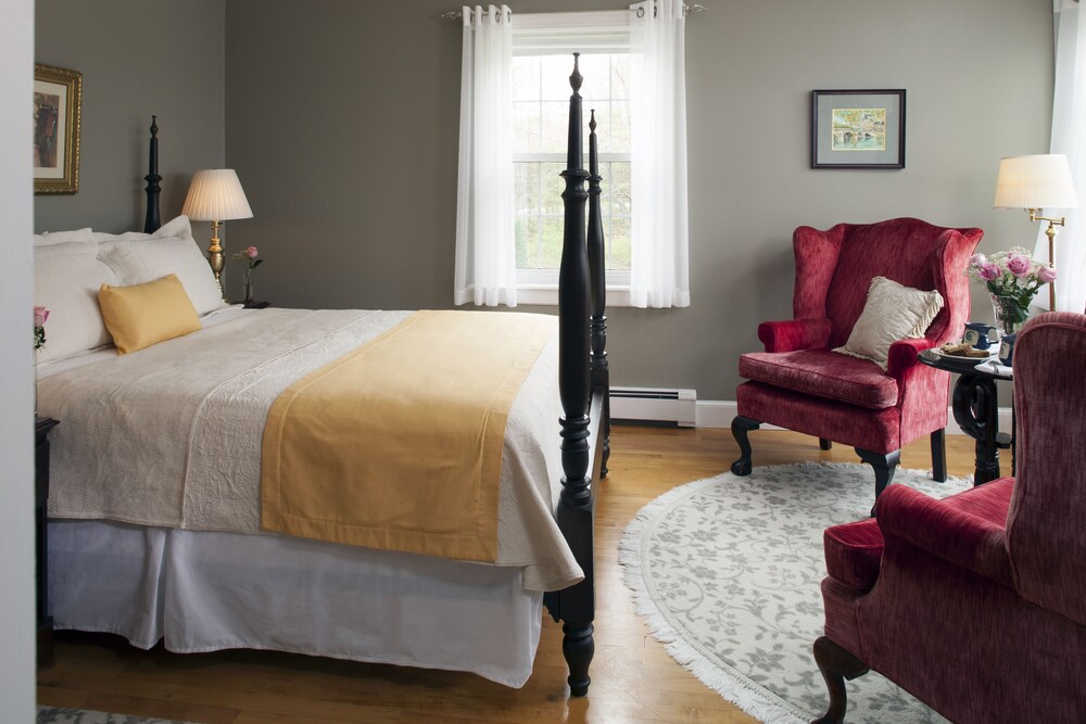 Wolf Cove Inn - photo 5