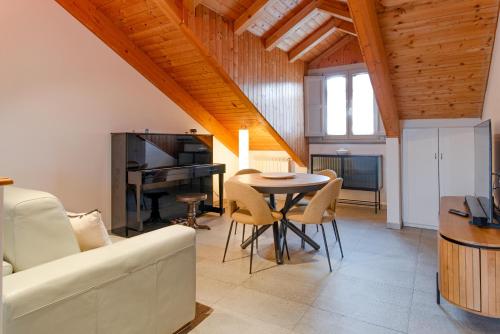 No Lift 2 Room Tutti p4zzi per Torino — 4-Star Luxury Hotel in Turin, Italy