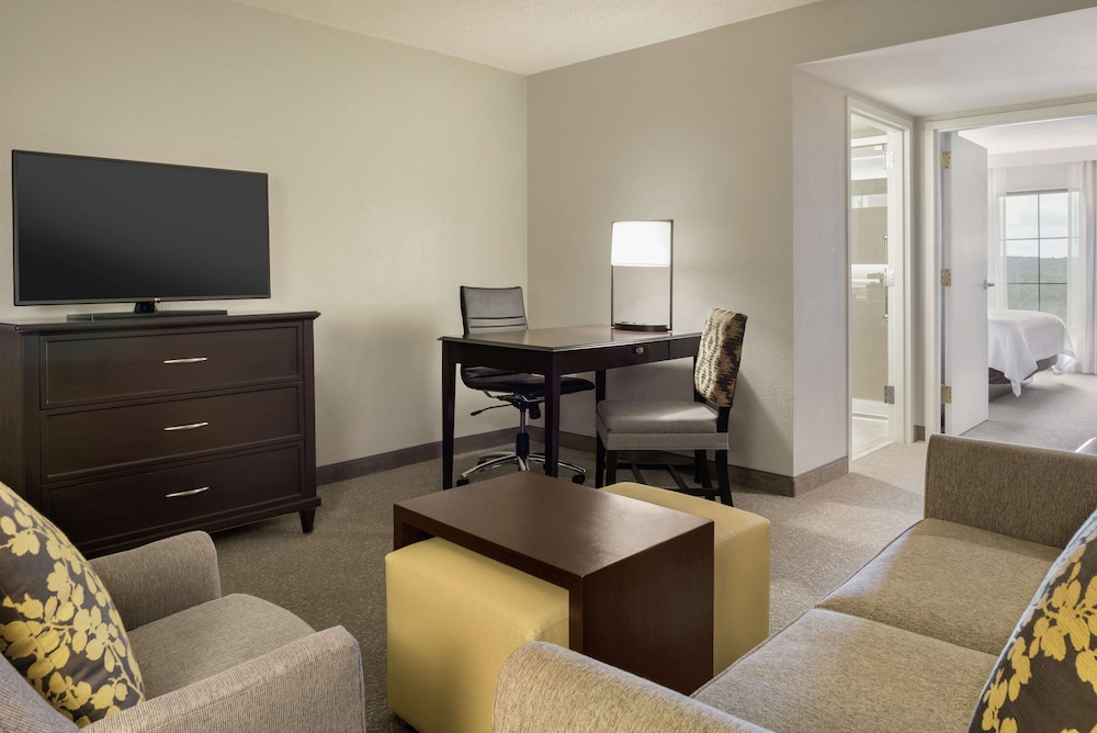 Embassy Suites by Hilton Atlanta Alpharetta - photo 8