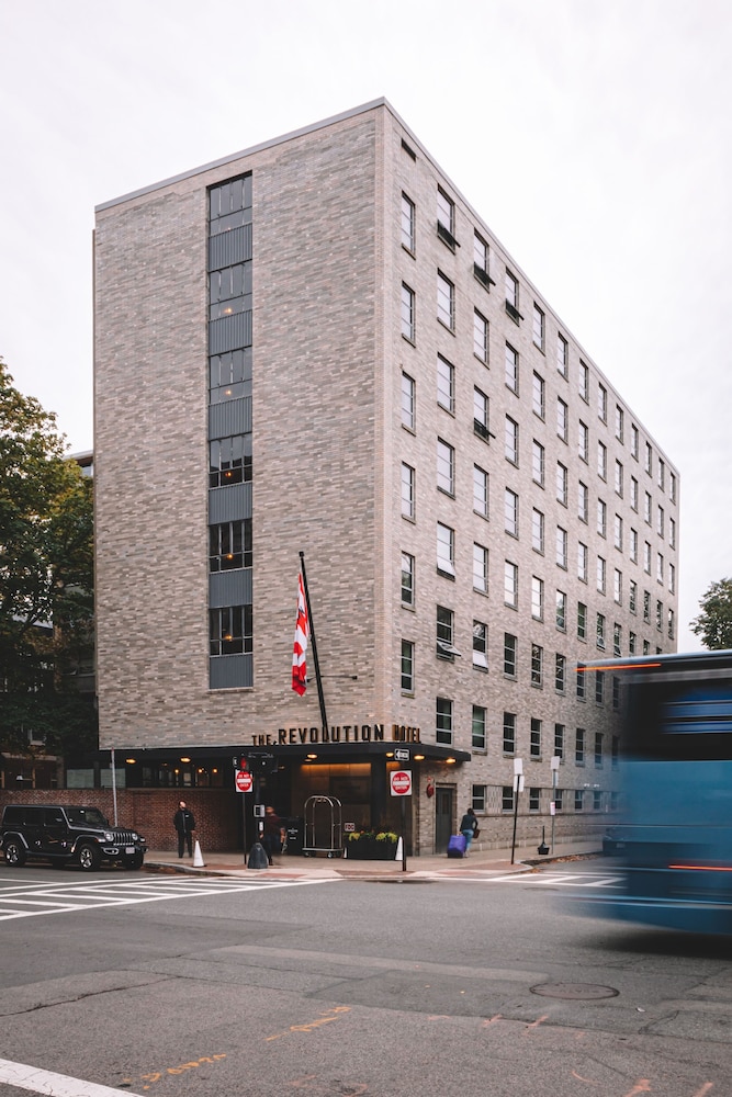 The Revolution Hotel - photo 101