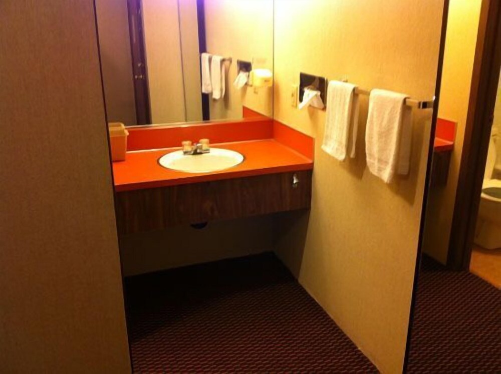 Loyalty Inn Pasco - photo 23