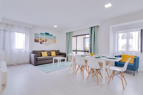 AL Apartamento Quarteira Avenida — 4-Star Luxury Hotel in Quarteira, Portugal