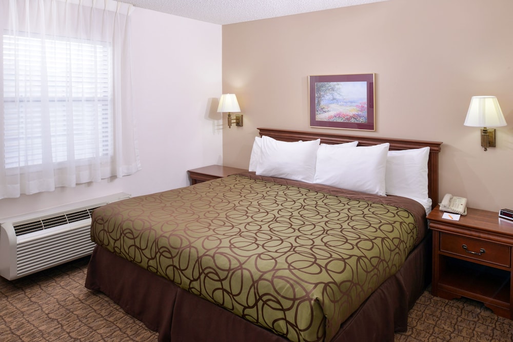 Briarwood Inn Of Geneva - photo 13