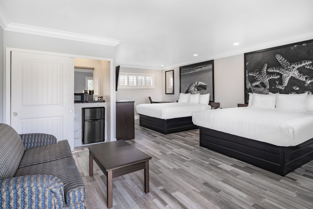 Aura Inn Monterey - photo 70
