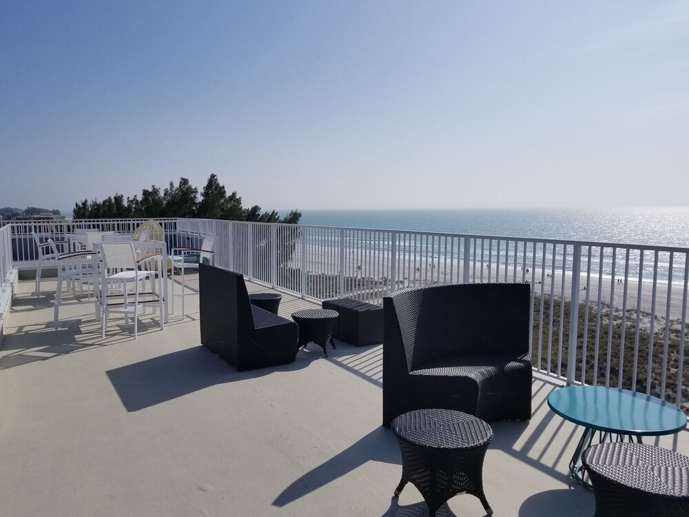 Provident Oceana Beachfront Suites - photo 34