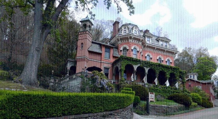 The Harry Packer Mansion Inn — Jim Thorpe