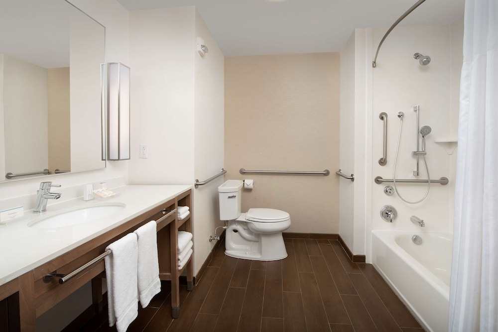Hilton Garden Inn Charlotte Airport - photo 29