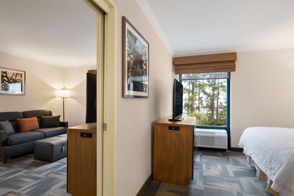 Hampton Inn Charleston North - photo 11