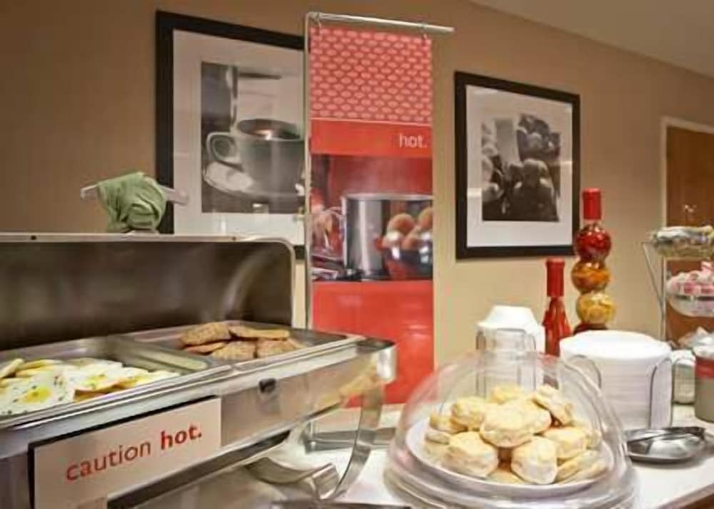 Hampton Inn Valdosta Lake Park Area - photo 19