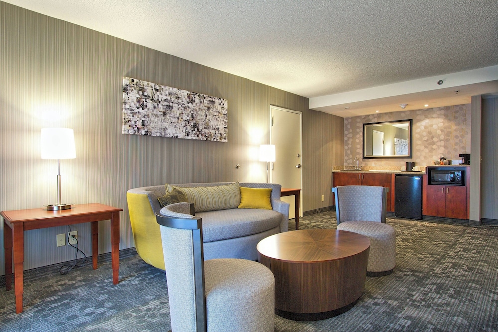 Courtyard by Marriott Blacksburg - photo 10