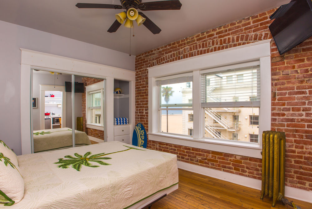 Venice Beach Suites & Hotel - photo 13