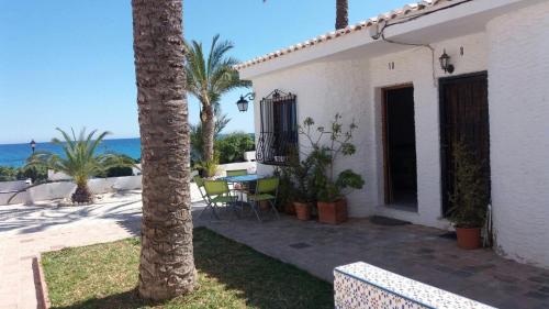 Casa al borde del mar — 4-Star Luxury Hotel in El Campello, Spain