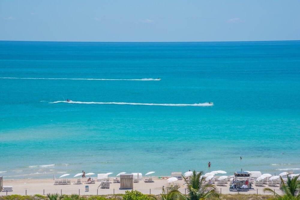 5 Star Hotel 1 1 Direct Ocean Unit 944 1 Bedroom Condo - photo 22