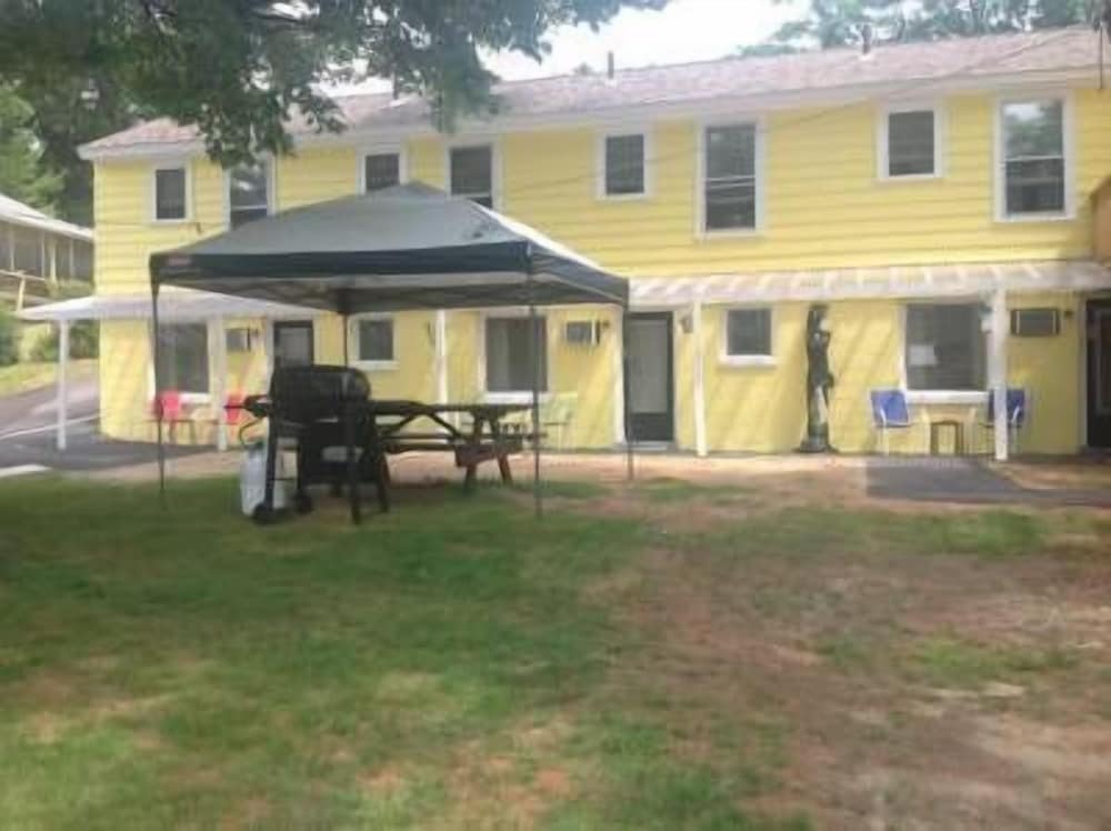 Lake Winnipesaukee Motel - photo 65