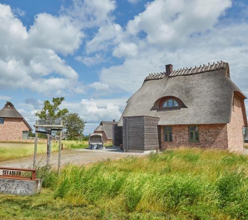 Reetdorf Geltinger Birk Künstlerkate Seeadler in Kappeln, Germany