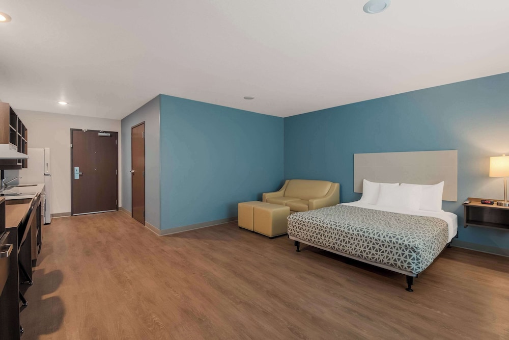 WoodSpring Suites Bellflower Los Angeles - photo 13