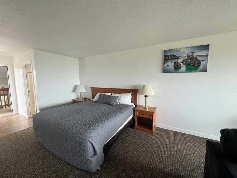Sunset Oceanfront Lodging - photo 60