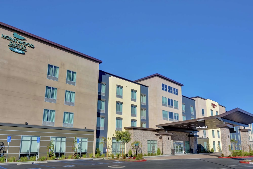 Homewood Suites by Hilton Chula Vista Eastlake - carbon neutral hotel in Chula Vista