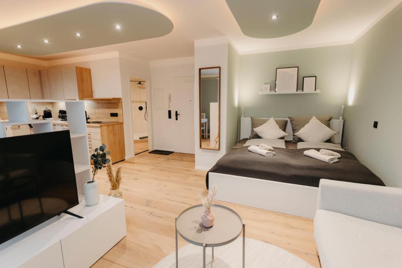 EDLER WOHNRAUM Luxuriöse Stadtoase mit Balkon Kaffeevollautomat Lift & Parkplatz — 4-Star Luxury Hotel in Chemnitz, Germany
