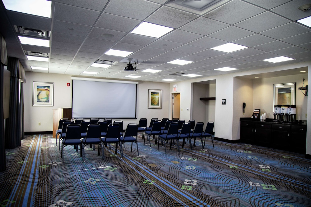 Hampton Inn & Suites Sharon - photo 85