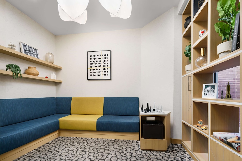 Hampton Inn Manhattan 35th St Empire State Bldg - photo 2