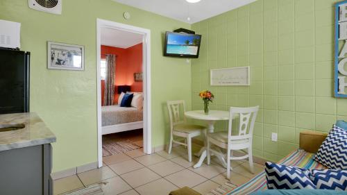Beach House Hotel - photo 35