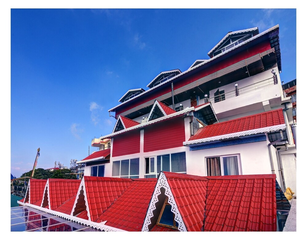 New Mandala Golden Spa Resort in Darjiling, India