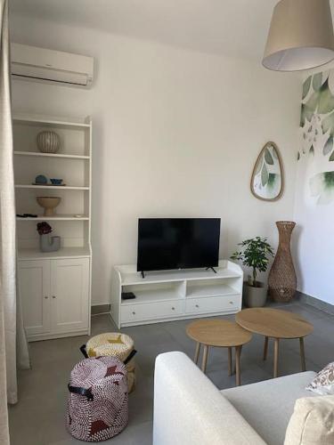 T3 Avec Jardin Proche Plage & Commodites in Fos-Sur-Mer, France