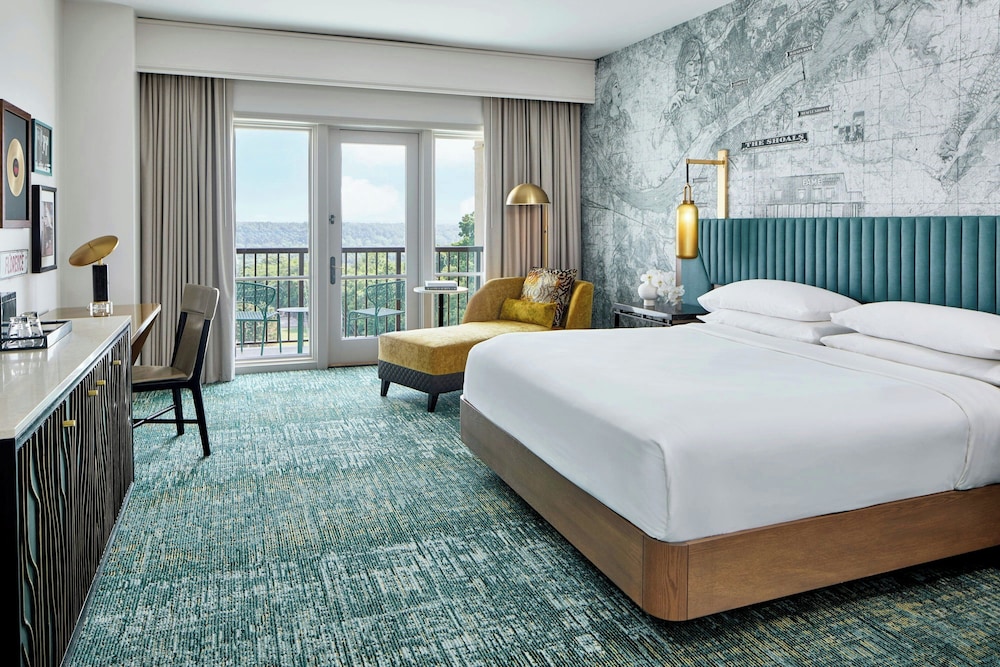 Renaissance Shoals Resort Spa — Florence