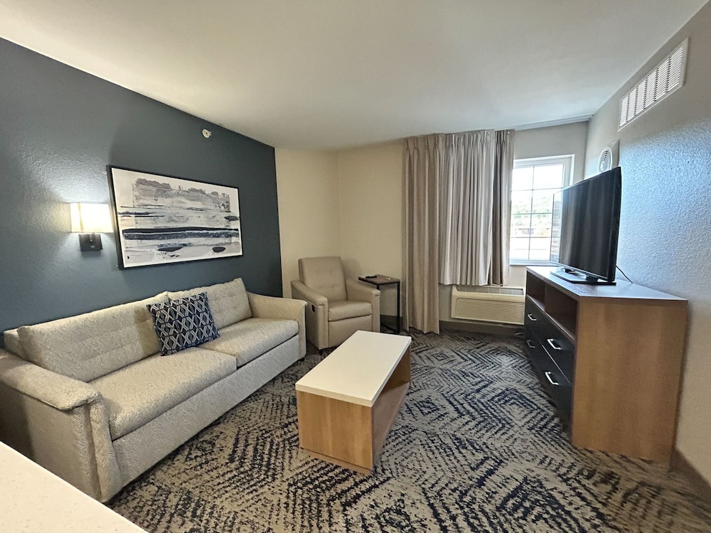 Candlewood Suites Fayetteville University of Arkansas by IHG - photo 8