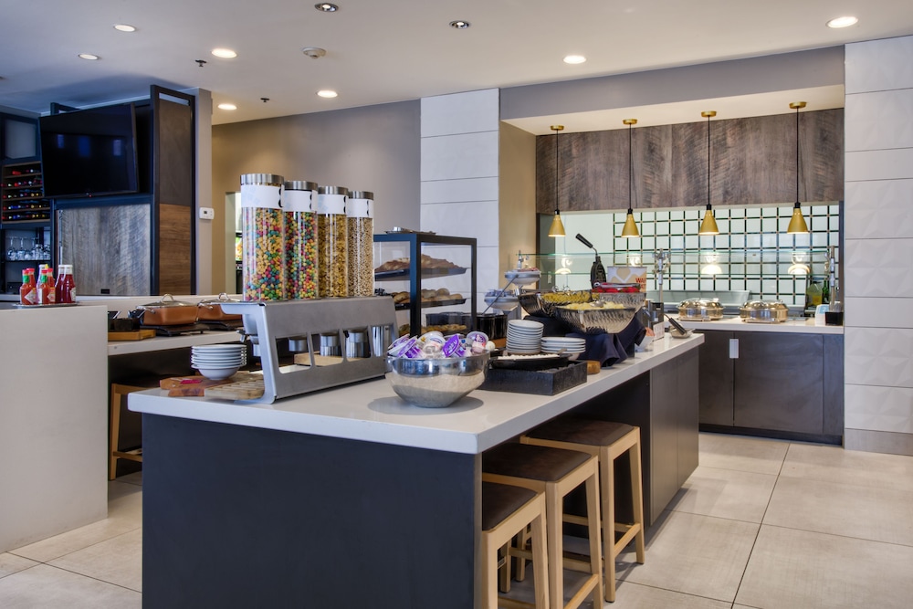 Hilton Garden Inn Durham Southpoint - photo 57