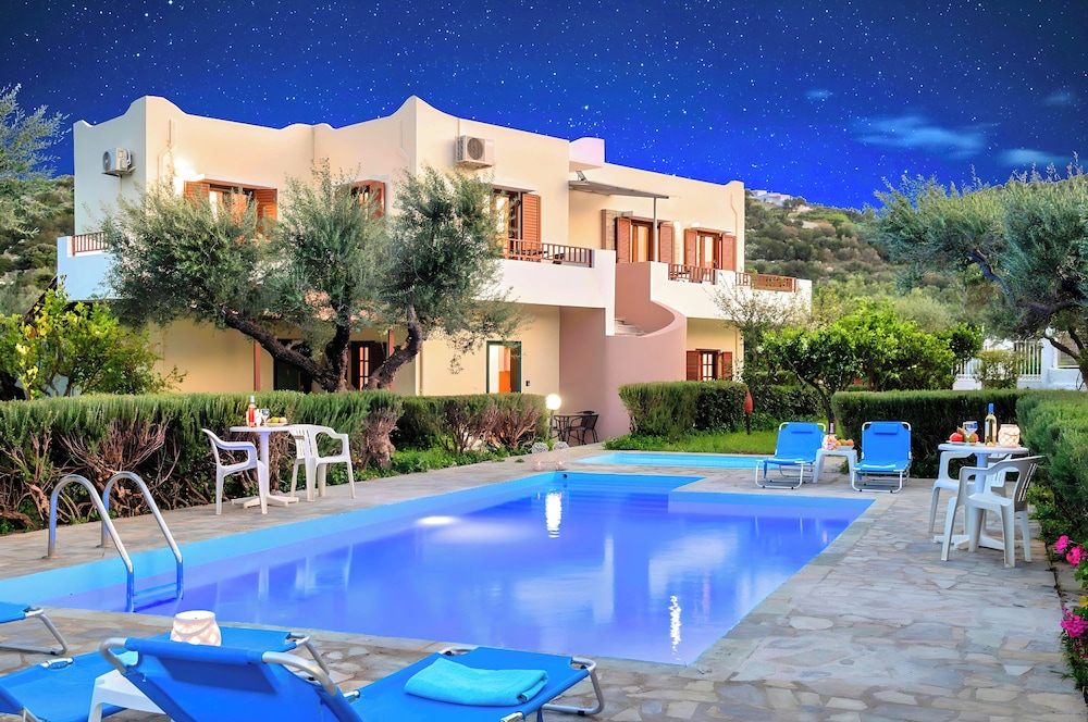 Plaisir Beachside Apts — 4-Star Luxury Hotel in Agios Nikolaos, Greece