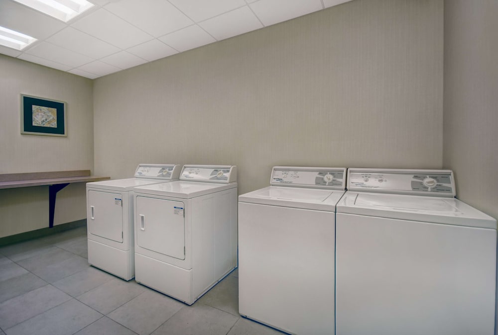 Hampton Inn & Suites Robbinsville - photo 35